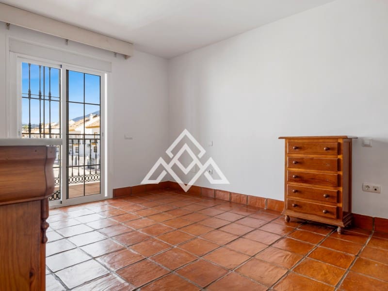 4 sypialnia Dom na sprzedaż w San Pedro de Alcantara - 949 000 € (Ref: 9300962)