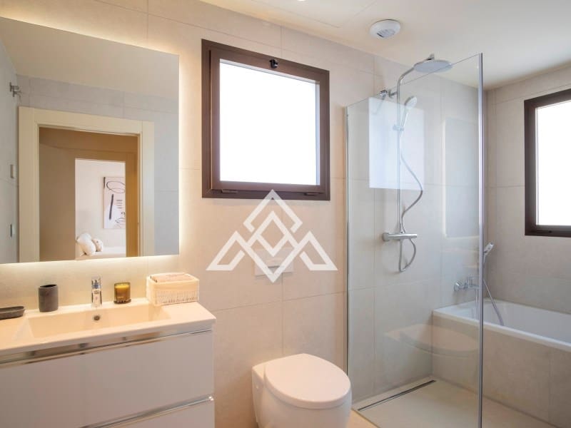 4 camera da letto Villa in vendita in New Golden Mile - 4.500.000 € (Rif: 9300965)