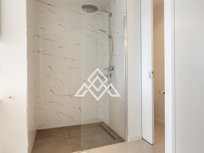 5 bedroom Villa for sale in Benahavis - € 4,950,000 (Ref: 9300966)