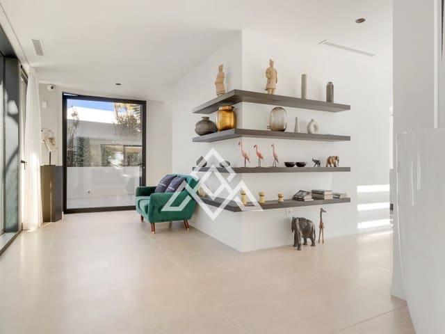 5 bedroom Villa for sale in Benahavís - € 4,950,000 (Ref: 9300966)