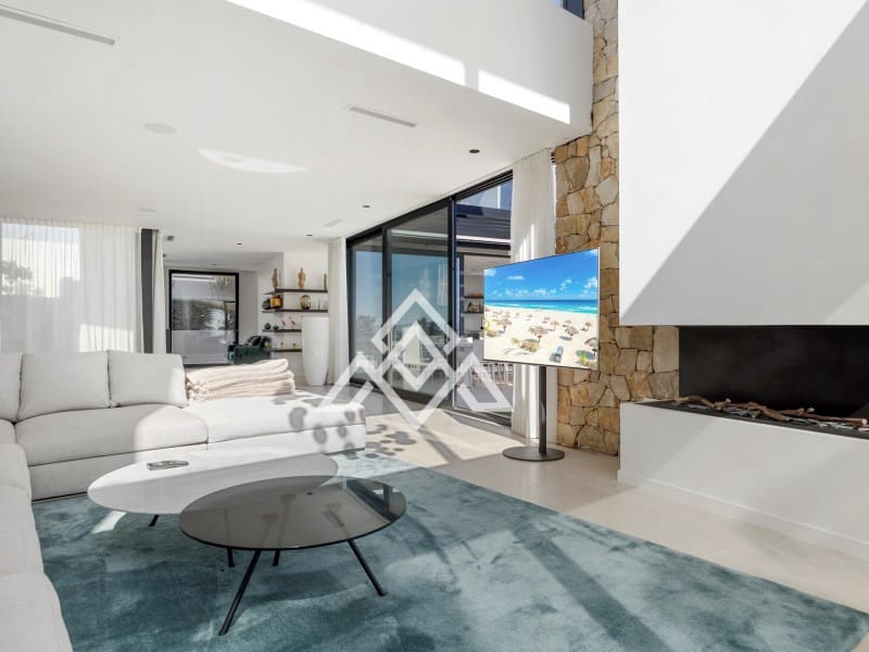 5 bedroom Villa for sale in Benahavis - € 4,950,000 (Ref: 9300966)