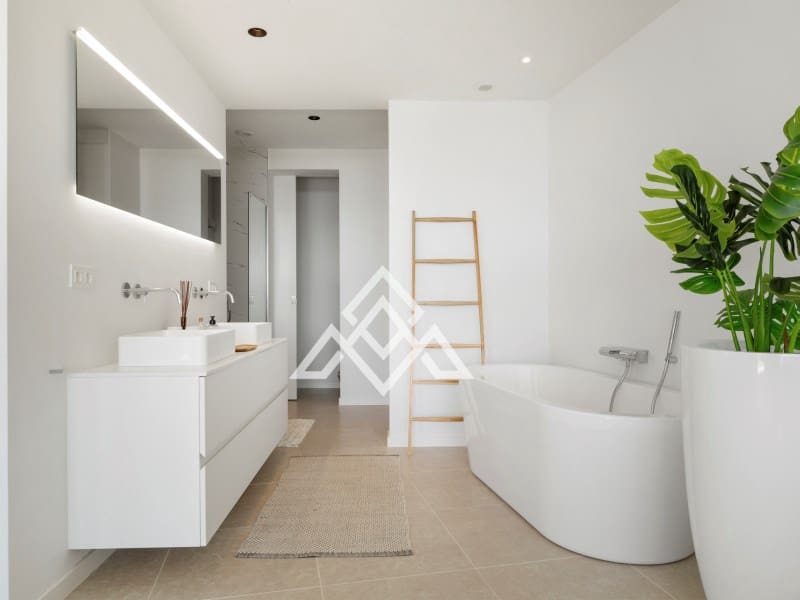 5 bedroom Villa for sale in Benahavis - € 4,950,000 (Ref: 9300966)