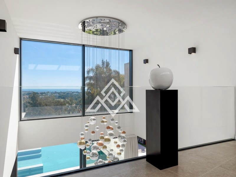 5 bedroom Villa for sale in Benahavis - € 4,950,000 (Ref: 9300966)