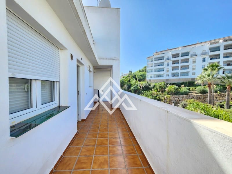 2 slaapkamer Penthouse te koop in Riviera del Sol met garage - € 435.000 (Ref: 9300968)
