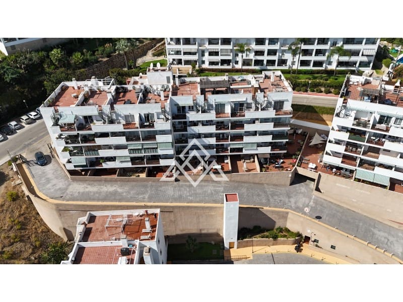 2 slaapkamer Penthouse te koop in Riviera del Sol met garage - € 435.000 (Ref: 9300968)