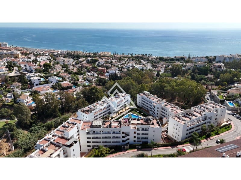 2 slaapkamer Penthouse te koop in Riviera del Sol met garage - € 435.000 (Ref: 9300968)