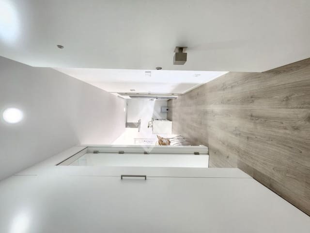 3 slaapkamer Appartement te huur in Buenas Noches, Estepona met zwembad - € 2.500 (Ref: 9341399)