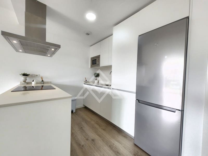 3 sypialnia Apartament do wynajęcia w Estepona z basenem - 2 500 € (Ref: 9341399)