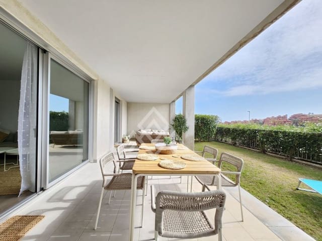 3 slaapkamer Appartement te huur in Buenas Noches, Estepona met zwembad - € 2.500 (Ref: 9341399)