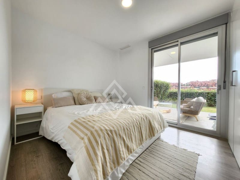 3 sypialnia Apartament do wynajęcia w Estepona z basenem - 2 500 € (Ref: 9341399)