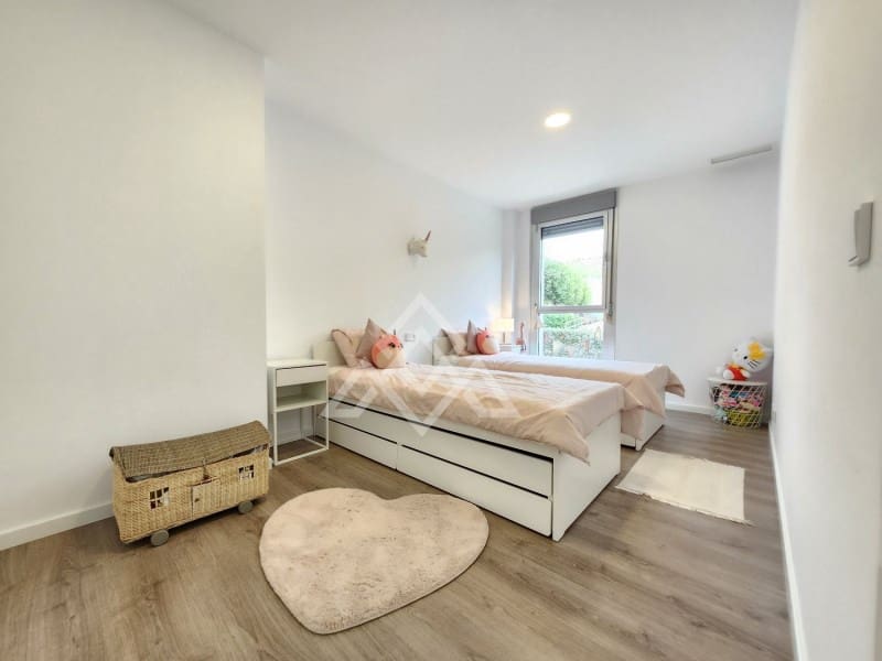 3 sypialnia Apartament do wynajęcia w Estepona z basenem - 2 500 € (Ref: 9341399)