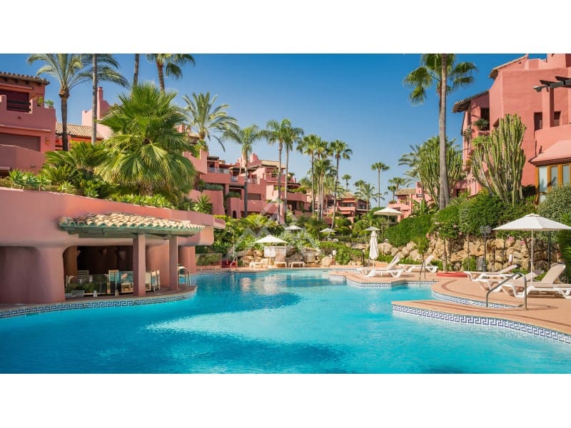 3 bedroom Apartment for sale in New Golden Mile with garage - € 2,350,000 (Ref: 9386187)