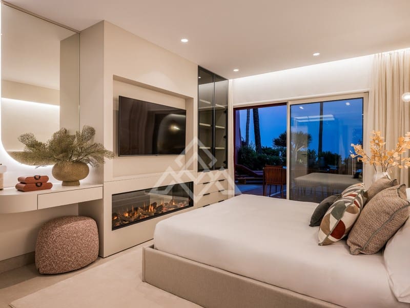 3 bedroom Apartment for sale in New Golden Mile with garage - € 2,350,000 (Ref: 9386187)