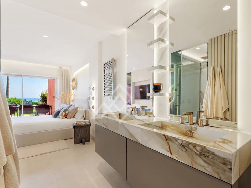 3 bedroom Apartment for sale in New Golden Mile with garage - € 2,350,000 (Ref: 9386187)