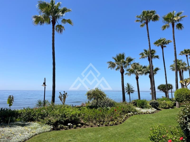 3 bedroom Apartment for sale in New Golden Mile with garage - € 2,350,000 (Ref: 9386187)