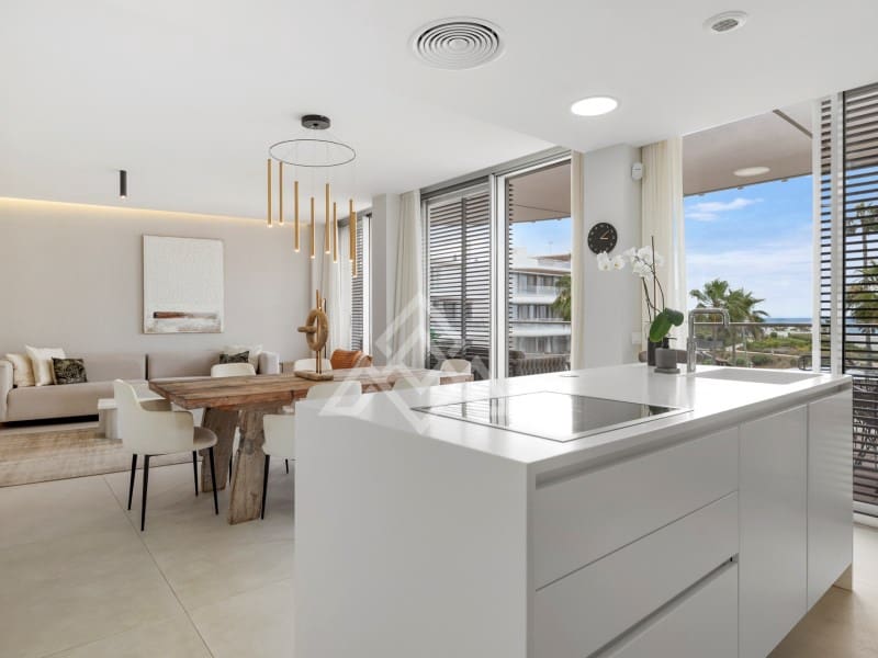 3 soverom Leilighet til salgs i Estepona med garasje - € 1 390 000 (Ref: 9386189)