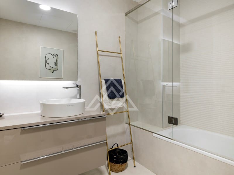 3 soverom Leilighet til salgs i Estepona med garasje - € 1 390 000 (Ref: 9386189)