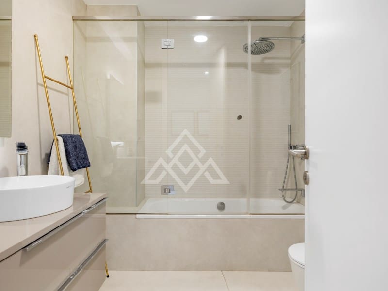 3 soverom Leilighet til salgs i Estepona med garasje - € 1 390 000 (Ref: 9386189)