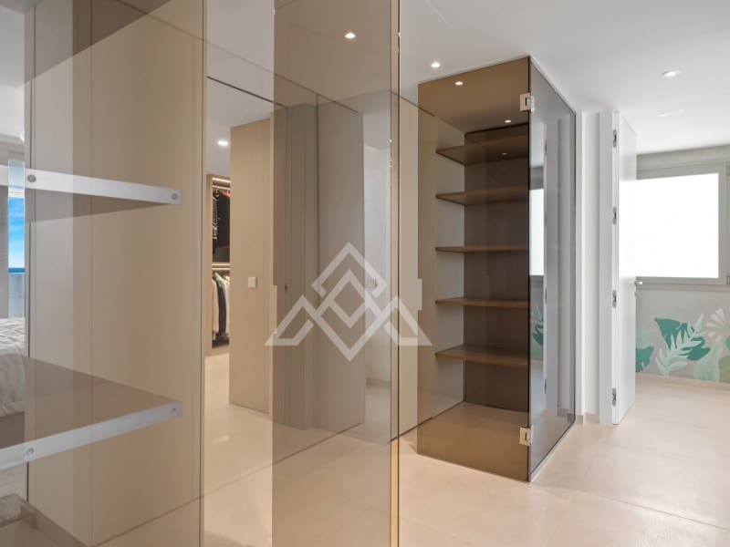 7 bedroom Apartment for sale in Nueva Andalucia with garage - € 4,300,000 (Ref: 9386190)