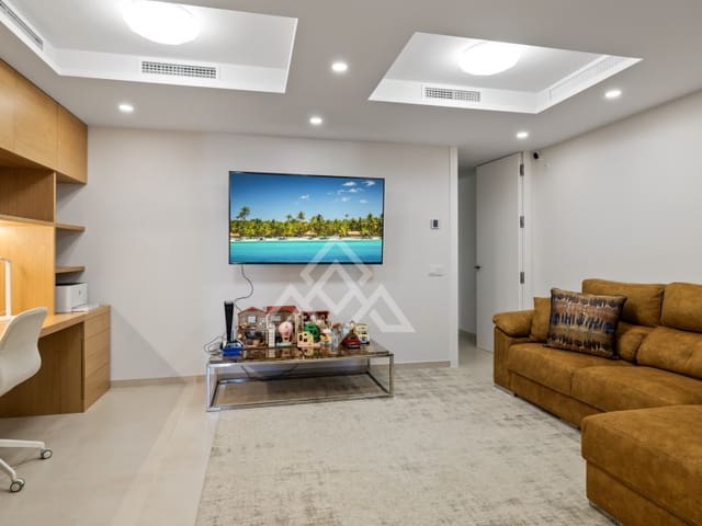 7 bedroom Apartment for sale in Nueva Andalucia, Marbella with garage - € 4,300,000 (Ref: 9386190)