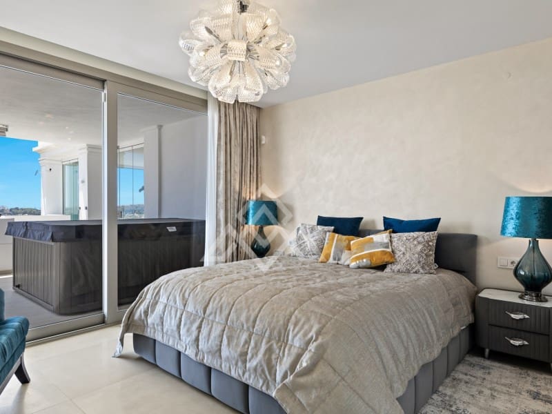 7 bedroom Apartment for sale in Nueva Andalucia with garage - € 4,300,000 (Ref: 9386190)