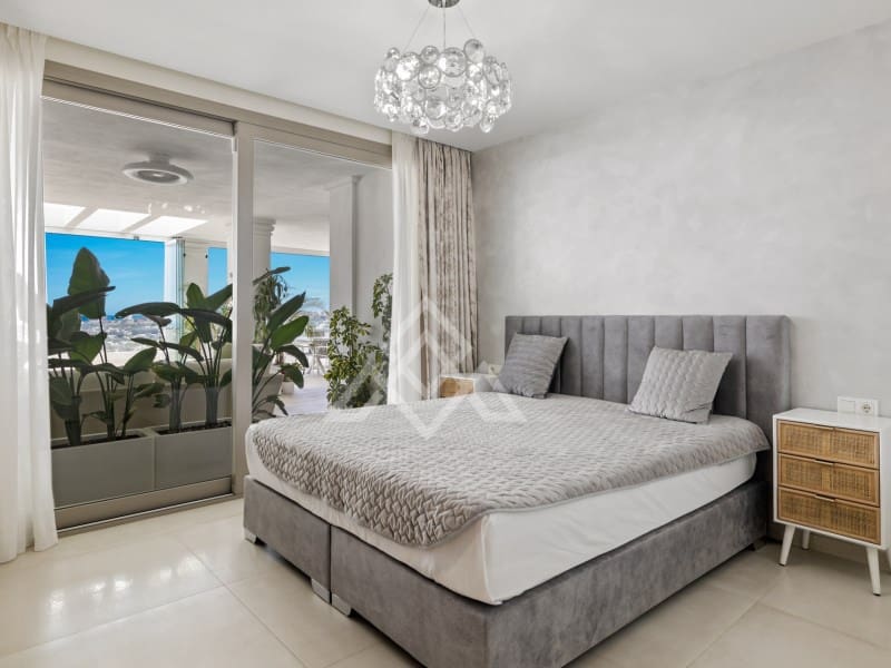 7 bedroom Apartment for sale in Nueva Andalucia with garage - € 4,300,000 (Ref: 9386190)