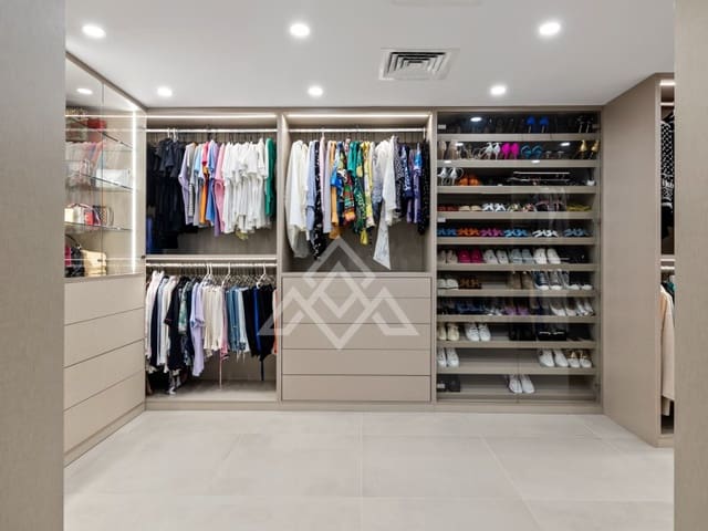 7 bedroom Apartment for sale in Nueva Andalucia, Marbella with garage - € 4,300,000 (Ref: 9386190)