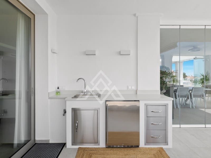 7 bedroom Apartment for sale in Nueva Andalucia with garage - € 4,300,000 (Ref: 9386190)