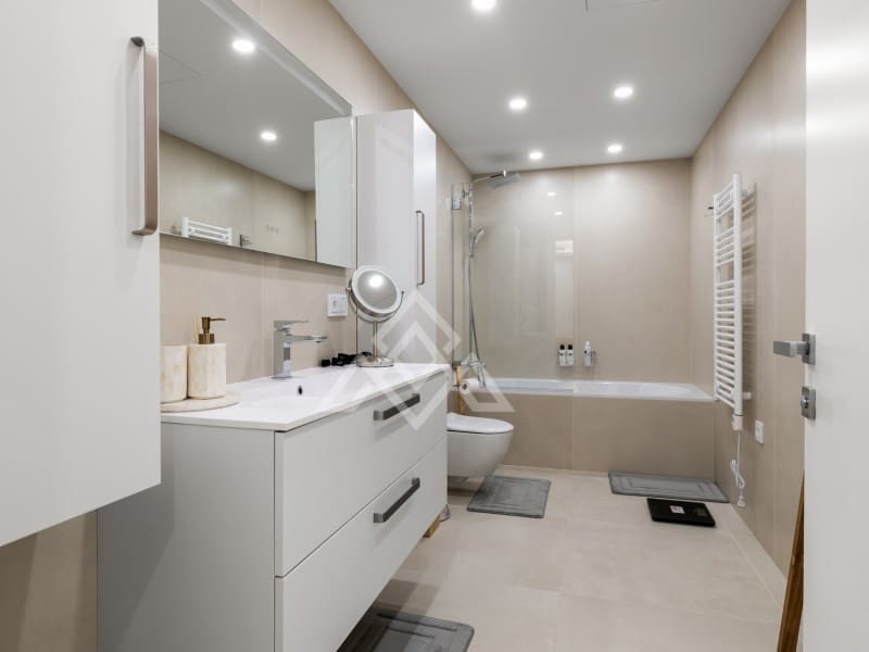 7 bedroom Apartment for sale in Nueva Andalucia with garage - € 4,300,000 (Ref: 9386190)