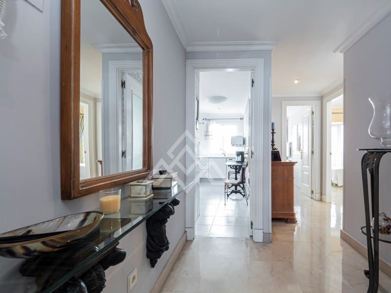 2 bedroom Apartment for sale in Nueva Andalucia with garage - € 1,575,000 (Ref: 9386191)