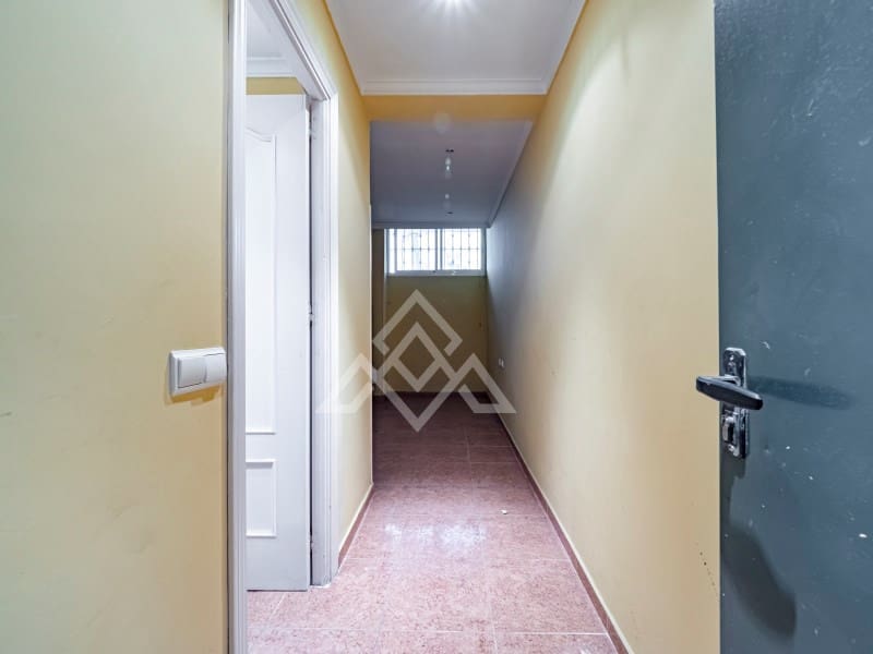 2 bedroom Apartment for sale in Nueva Andalucia with garage - € 1,575,000 (Ref: 9386191)