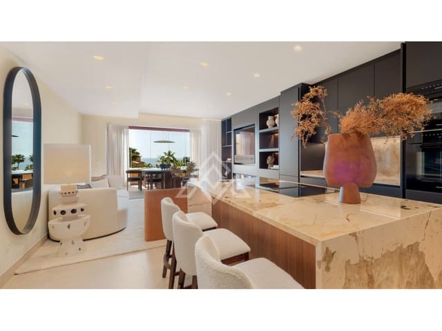 Apartamento de 3 habitaciones en Punta Plata, Estepona en venta con garaje - 2.395.000 € (Ref: 9386193)