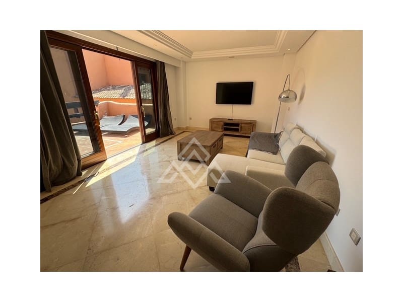 2 sovrum Lägenhet till salu i New Golden Mile med garage - 605 000 € (Ref: 9386194)