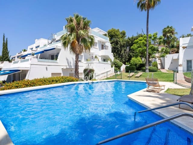 3 makuuhuone Huoneisto myytävänä paikassa Nueva Andalucia, Marbella mukana 
autotalli - 680 000 € (Ref: 9386195)