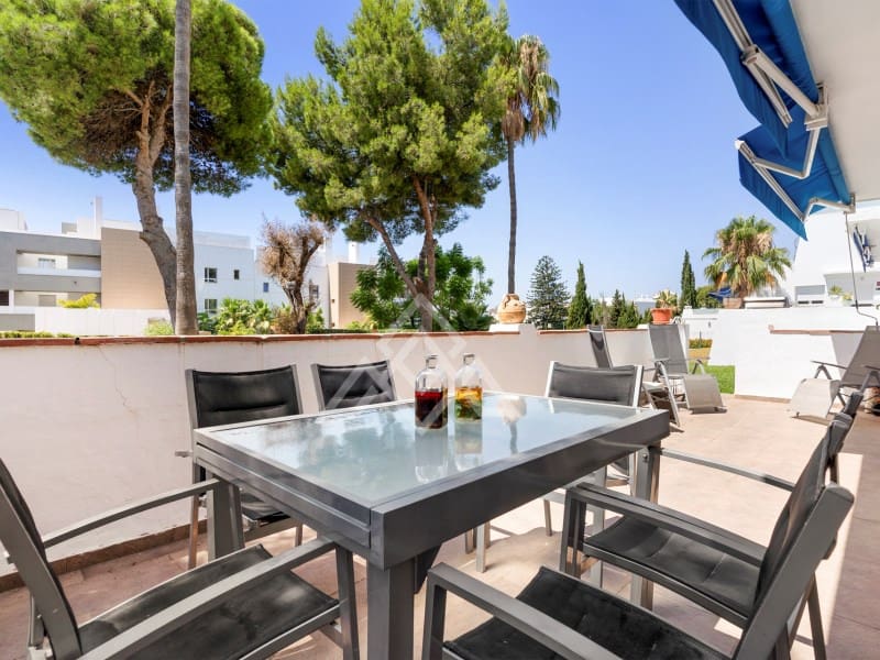 3 makuuhuone Huoneisto myytävänä paikassa Nueva Andalucia mukana 
autotalli - 680 000 € (Ref: 9386195)