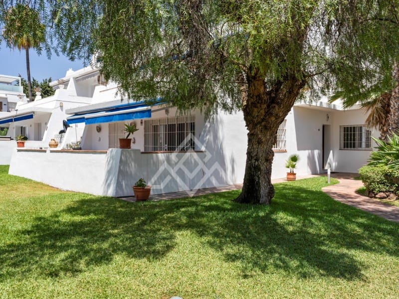 3 makuuhuone Huoneisto myytävänä paikassa Nueva Andalucia mukana 
autotalli - 680 000 € (Ref: 9386195)