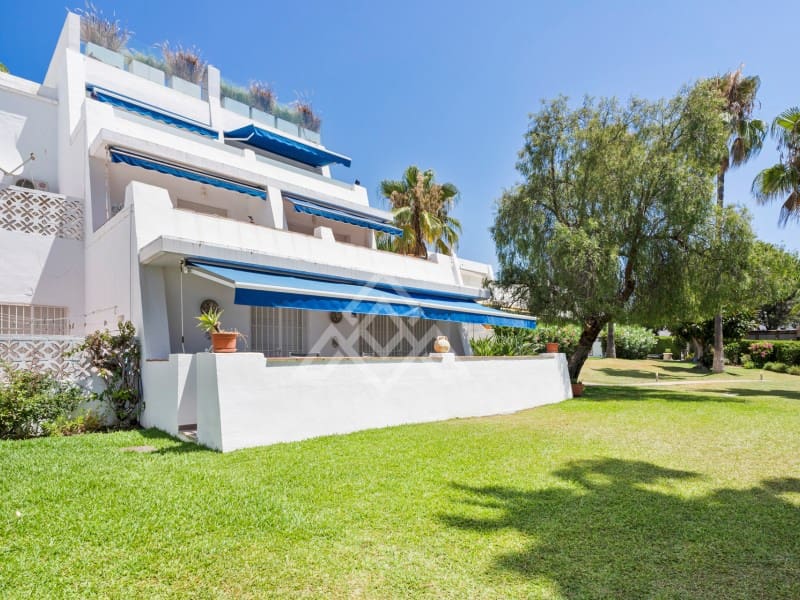 3 makuuhuone Huoneisto myytävänä paikassa Nueva Andalucia mukana 
autotalli - 680 000 € (Ref: 9386195)