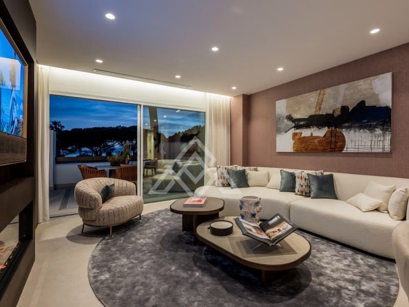 3 bedroom Apartment for sale in Marbella with garage - € 2,250,000 (Ref: 9386197)