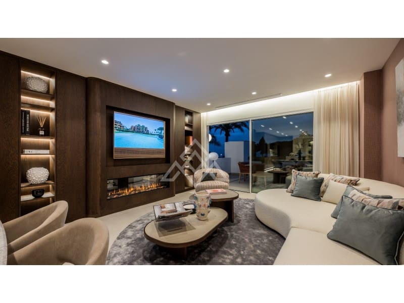 3 bedroom Apartment for sale in Marbella with garage - € 2,250,000 (Ref: 9386197)