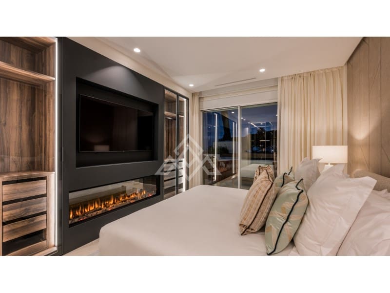 3 bedroom Apartment for sale in Marbella with garage - € 2,250,000 (Ref: 9386197)