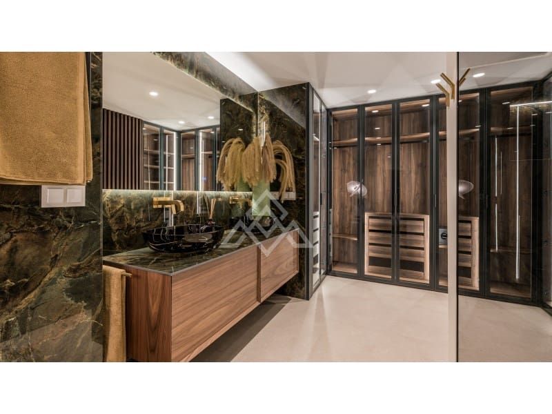 3 bedroom Apartment for sale in Marbella with garage - € 2,250,000 (Ref: 9386197)