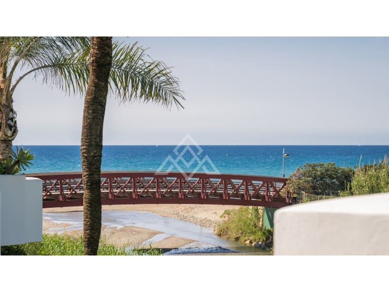 3 bedroom Apartment for sale in Marbella with garage - € 2,250,000 (Ref: 9386197)