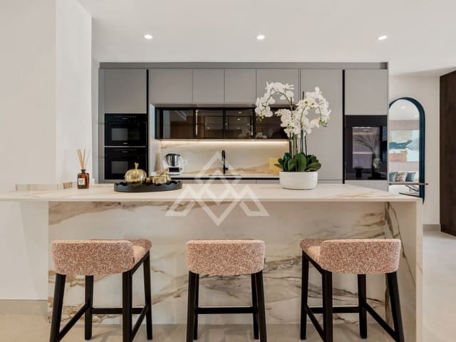 3 bedroom Apartment for sale in Rio Real - Los Monteros, Marbella with garage - € 2,250,000 (Ref: 9386197)