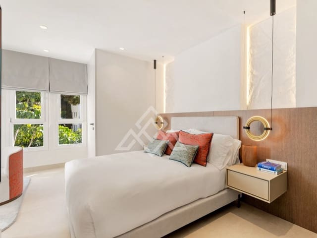 3 bedroom Apartment for sale in Rio Real - Los Monteros, Marbella with garage - € 2,250,000 (Ref: 9386197)