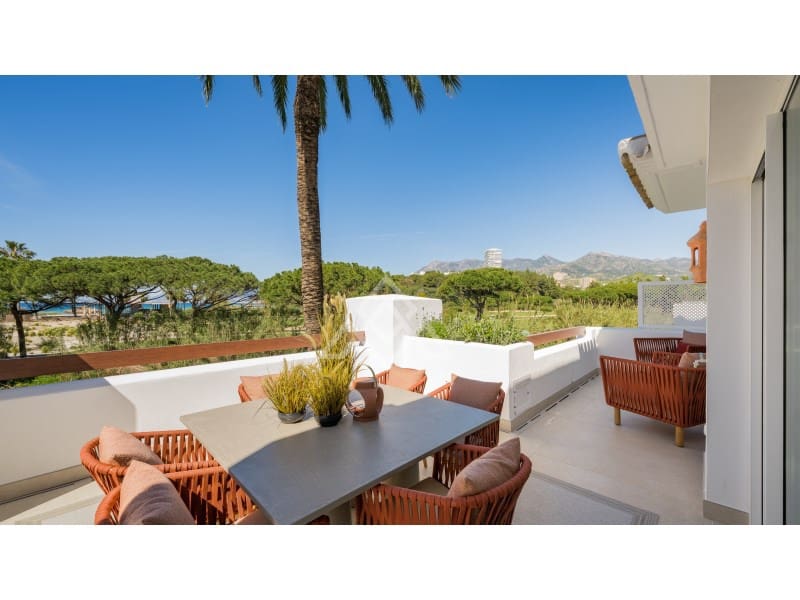 3 bedroom Apartment for sale in Marbella with garage - € 2,250,000 (Ref: 9386197)