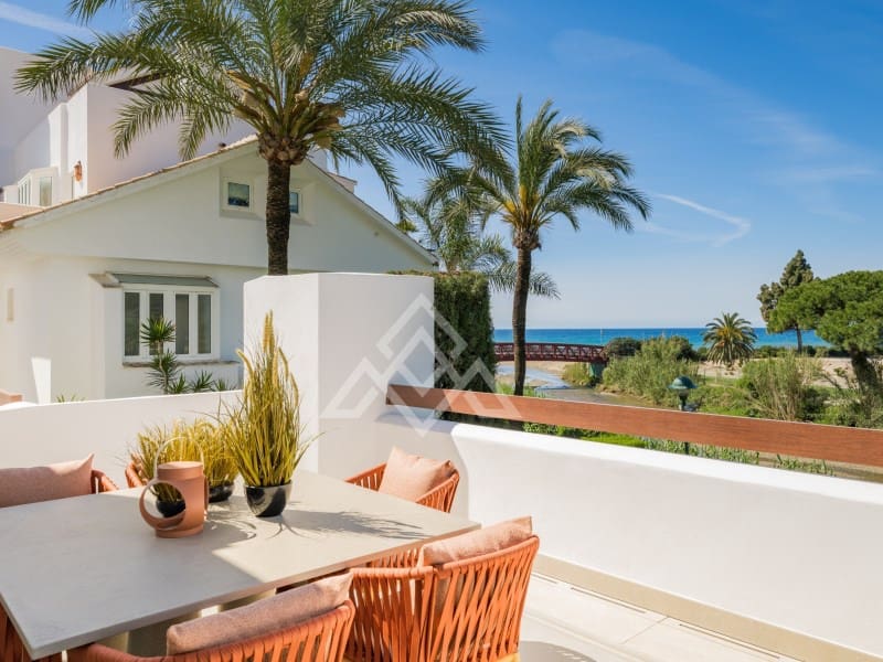 3 bedroom Apartment for sale in Marbella with garage - € 2,250,000 (Ref: 9386197)