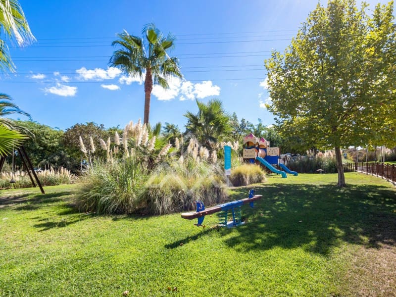 Apartamento de 2 habitaciones en Casares en venta con garaje - 390.000 € (Ref: 9386458)