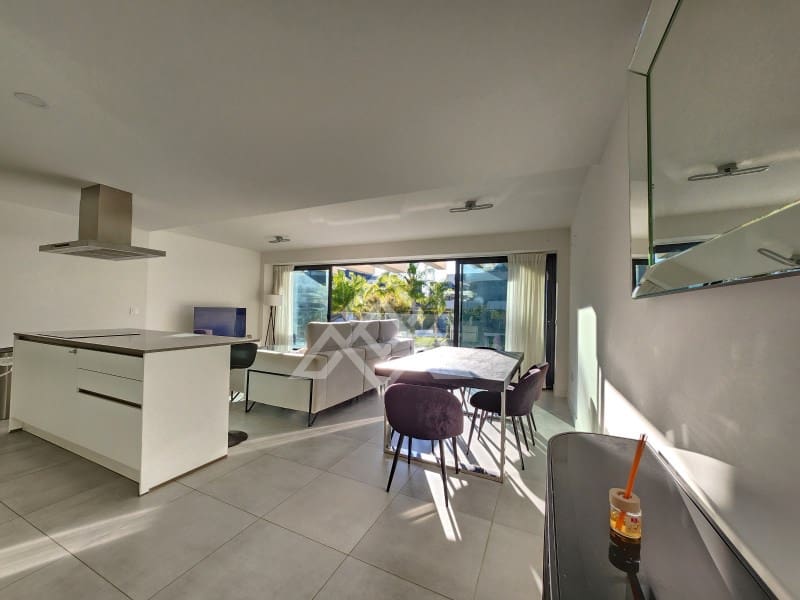 3 bedroom Apartment for sale in New Golden Mile with garage - € 595,000 (Ref: 9391985)