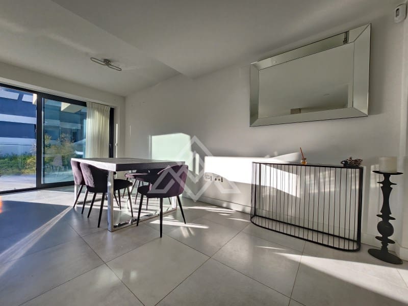 3 bedroom Apartment for sale in New Golden Mile with garage - € 595,000 (Ref: 9391985)