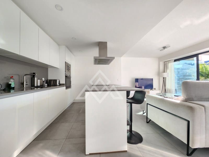 3 bedroom Apartment for sale in New Golden Mile with garage - € 595,000 (Ref: 9391985)